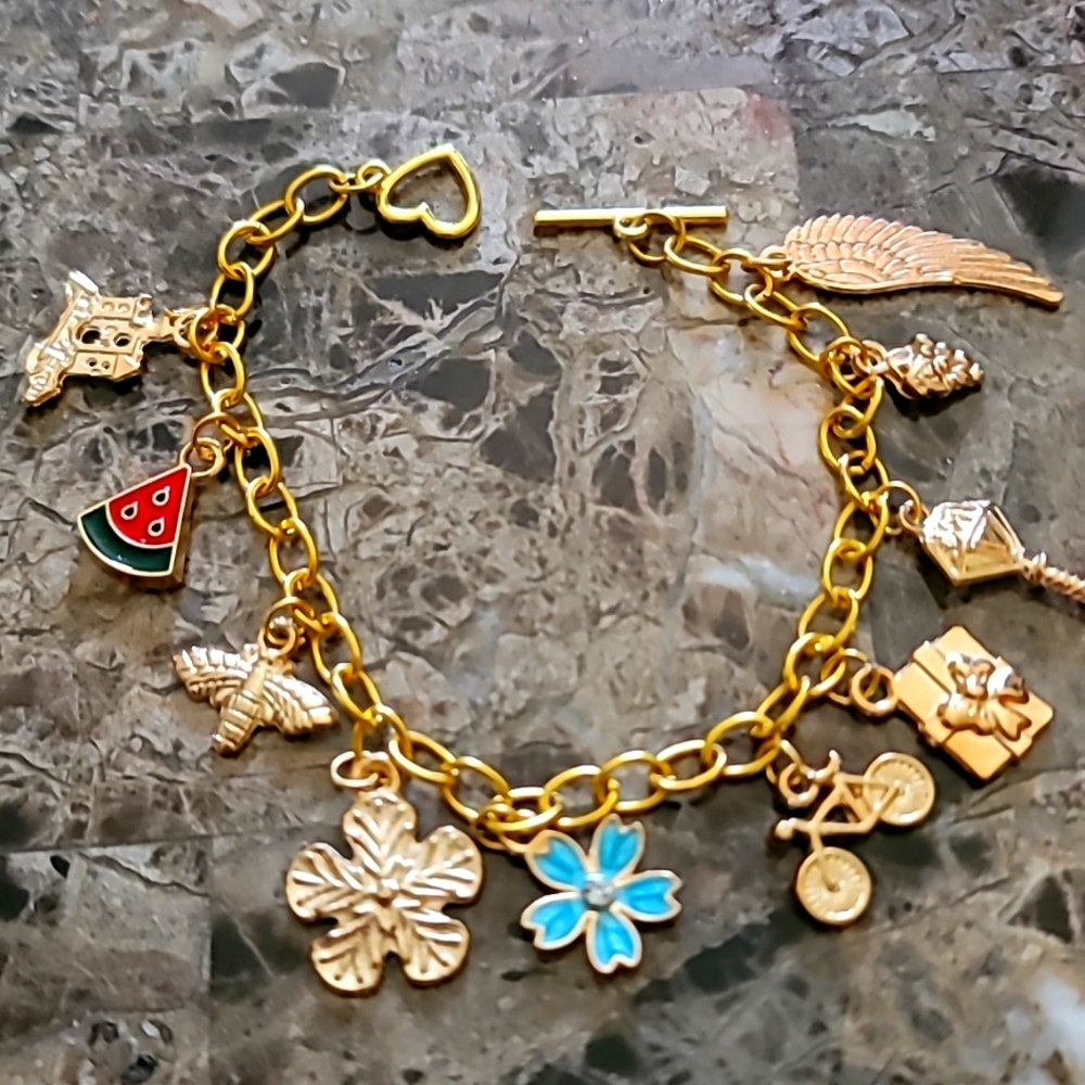 Charm bracelet - handcrafted. Gift box included. Brand new. Unique. - Picture 2 of 3